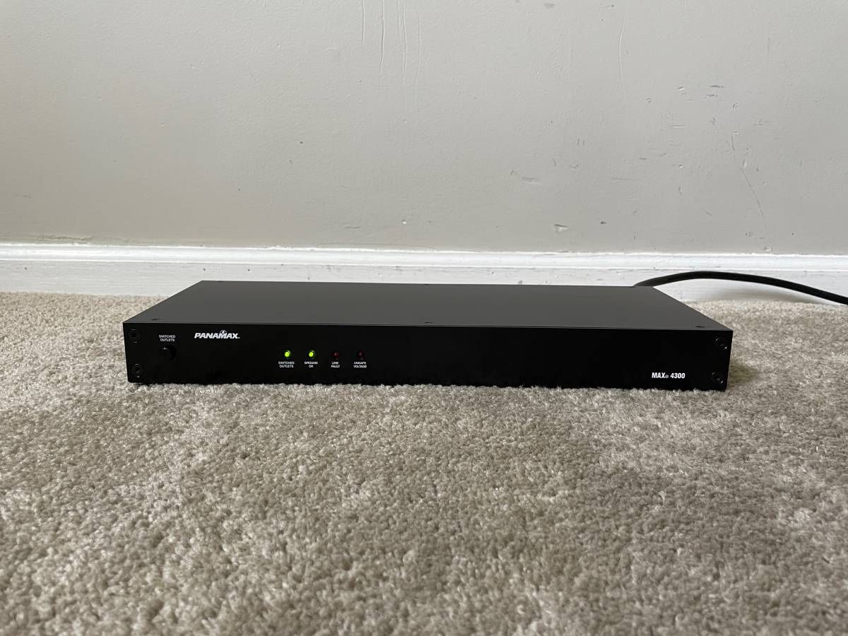 Panamax MAX 4300 7 Outlet Power Line Conditioner and Surge Protector