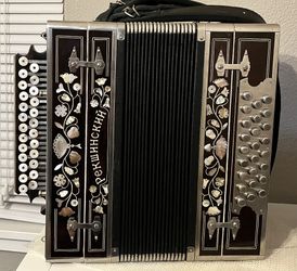 Unique Antique Accordione