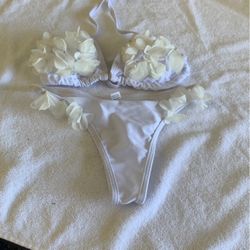 NEW WHITE MEDIUM BIKINI 👙 