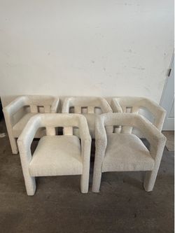 5 boucle chairs