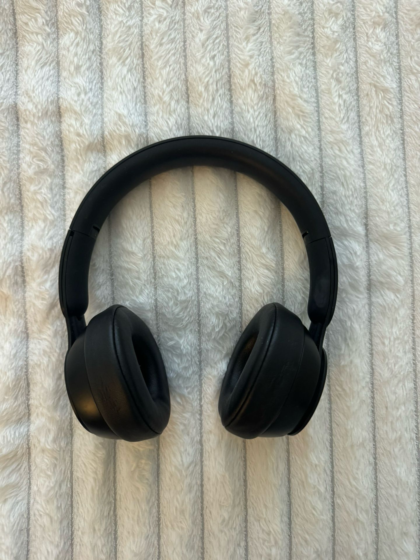 Beats Solo Pro