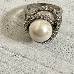 Faux Pearl Silver Tone Rhinestone Ring 