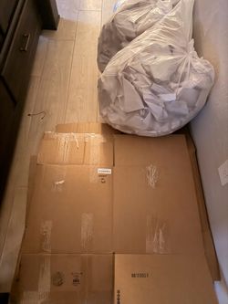 10 moving boxes and dunnage for $5