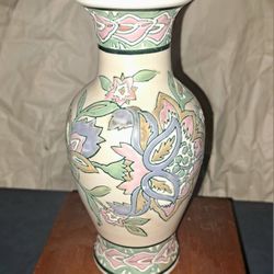 Beautiful vintage hand painted floral vase. 