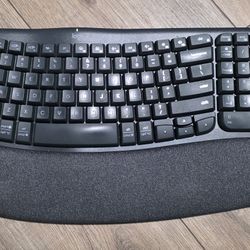 Logitech Wireless Waves Keyboard