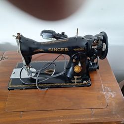 Singer Sewing Machine 