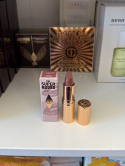 Charlotte tilbury Matte Revolution Hydrating Lipstick💕