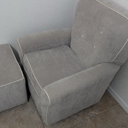 Butaca giratoria, mecedora con ottoman