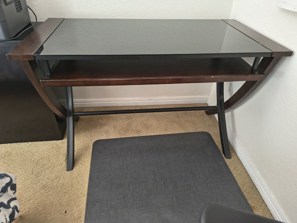 Desk w/Tempered Glass Top