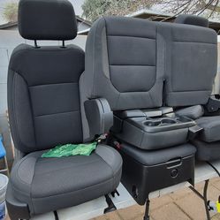 2020 seat chevy Z71      $750