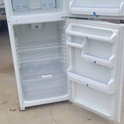 Small Apartment Refrigerator 