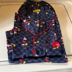 Women’s silky pajamas