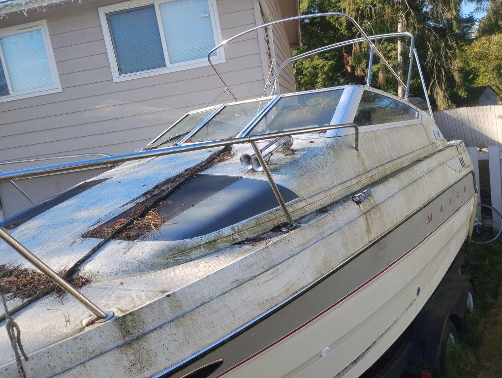 Maxum 2300 Scr