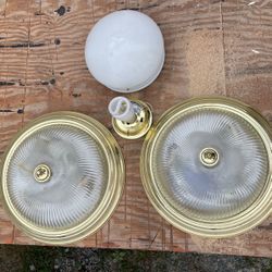 4 Light Fixtures
