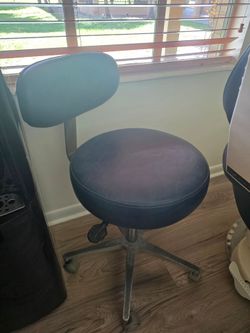 5 DENTAL CHAIRS