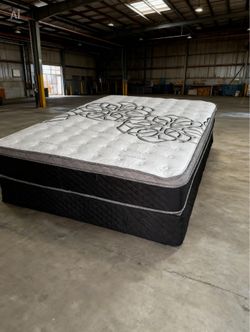 •  Elite Bamboo Luxe Queen 12” pillow top.      New mattress in a plastic sealed.     We offer same day delivery