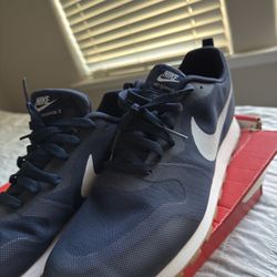 Nike Md Runner 2