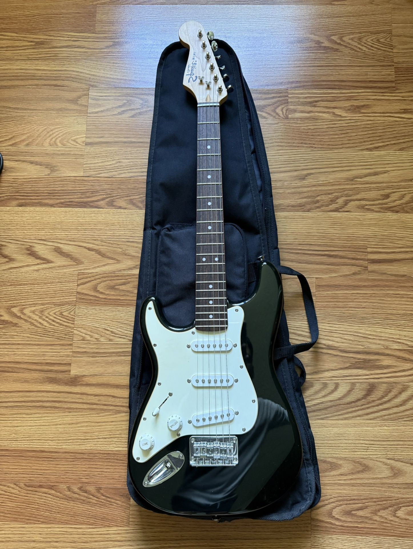 Fender Squire Mini Guitar W/ Amp