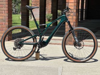 2021 Carbon Specialized Turbo Levo XL s5 Mountain Bike