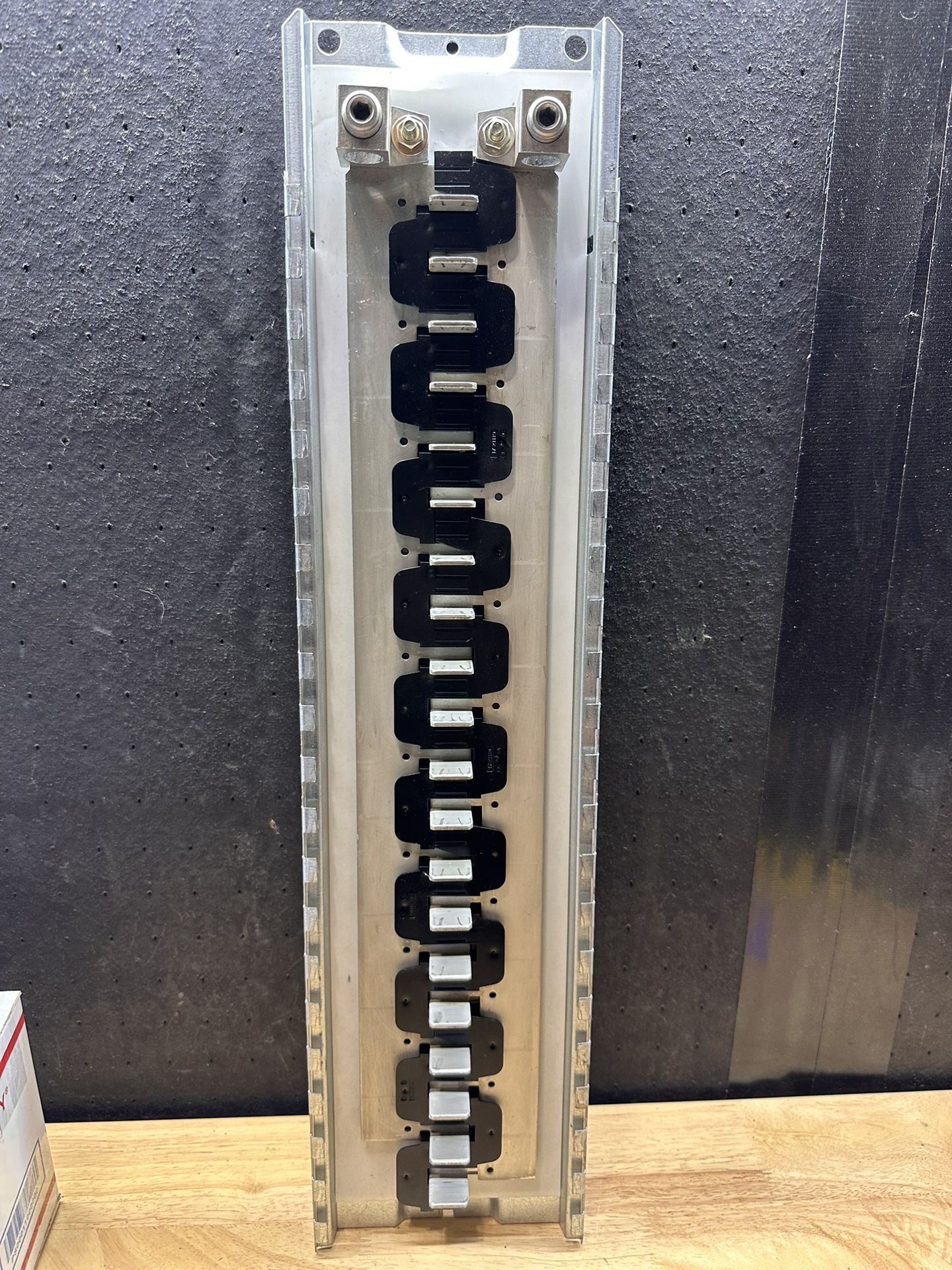 Eaton Interior Bus Bar Replacement 200 Amp 120/208v