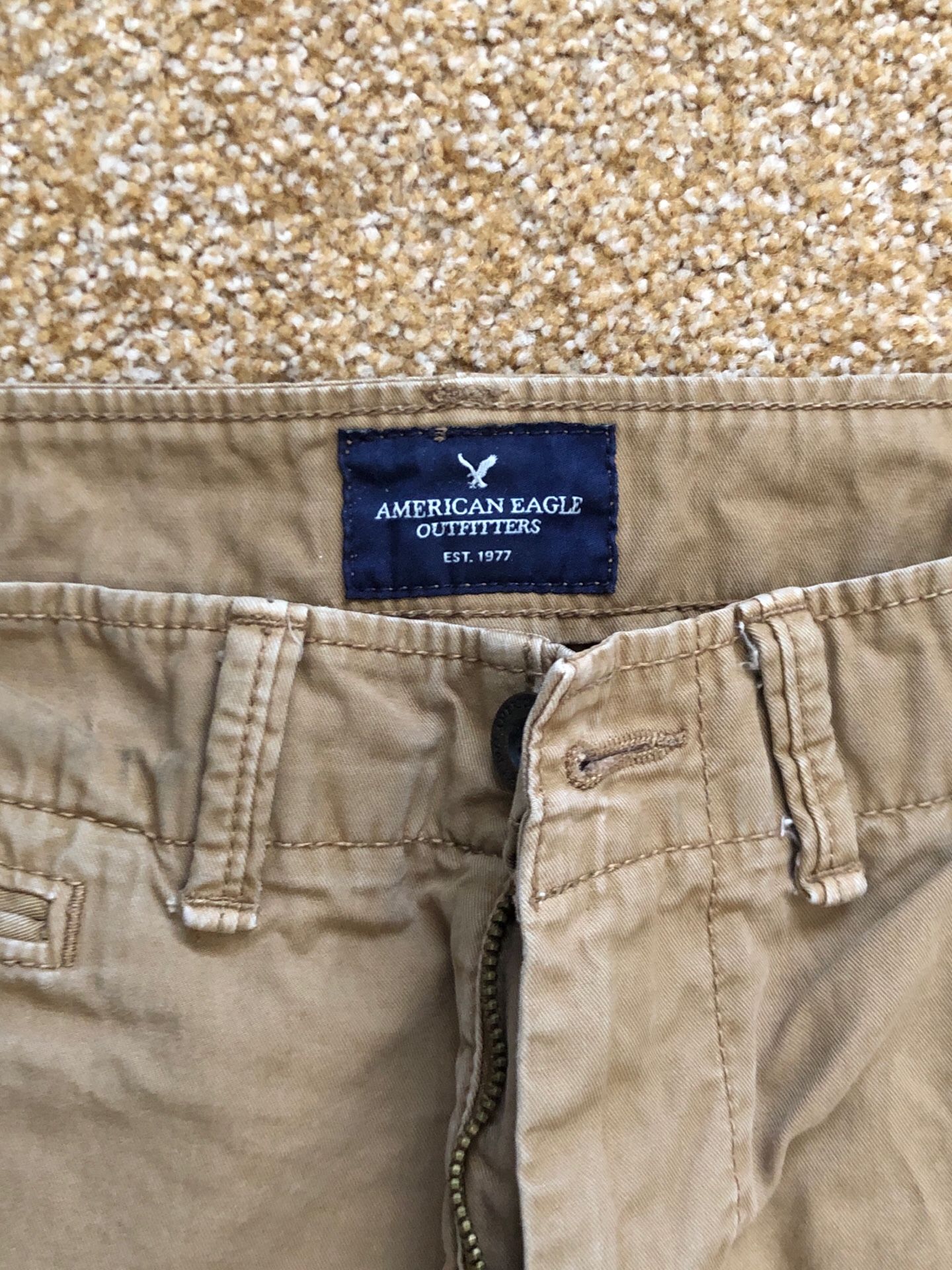 American Eagle Khaki Pants 32/32