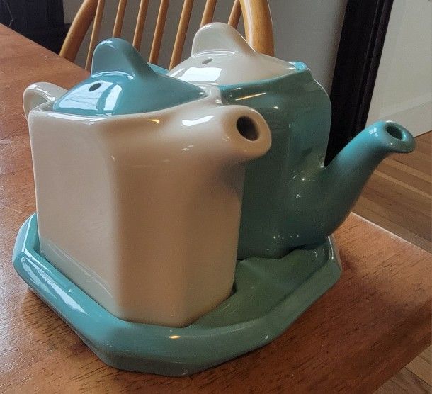 Vintage Hall Tea Set