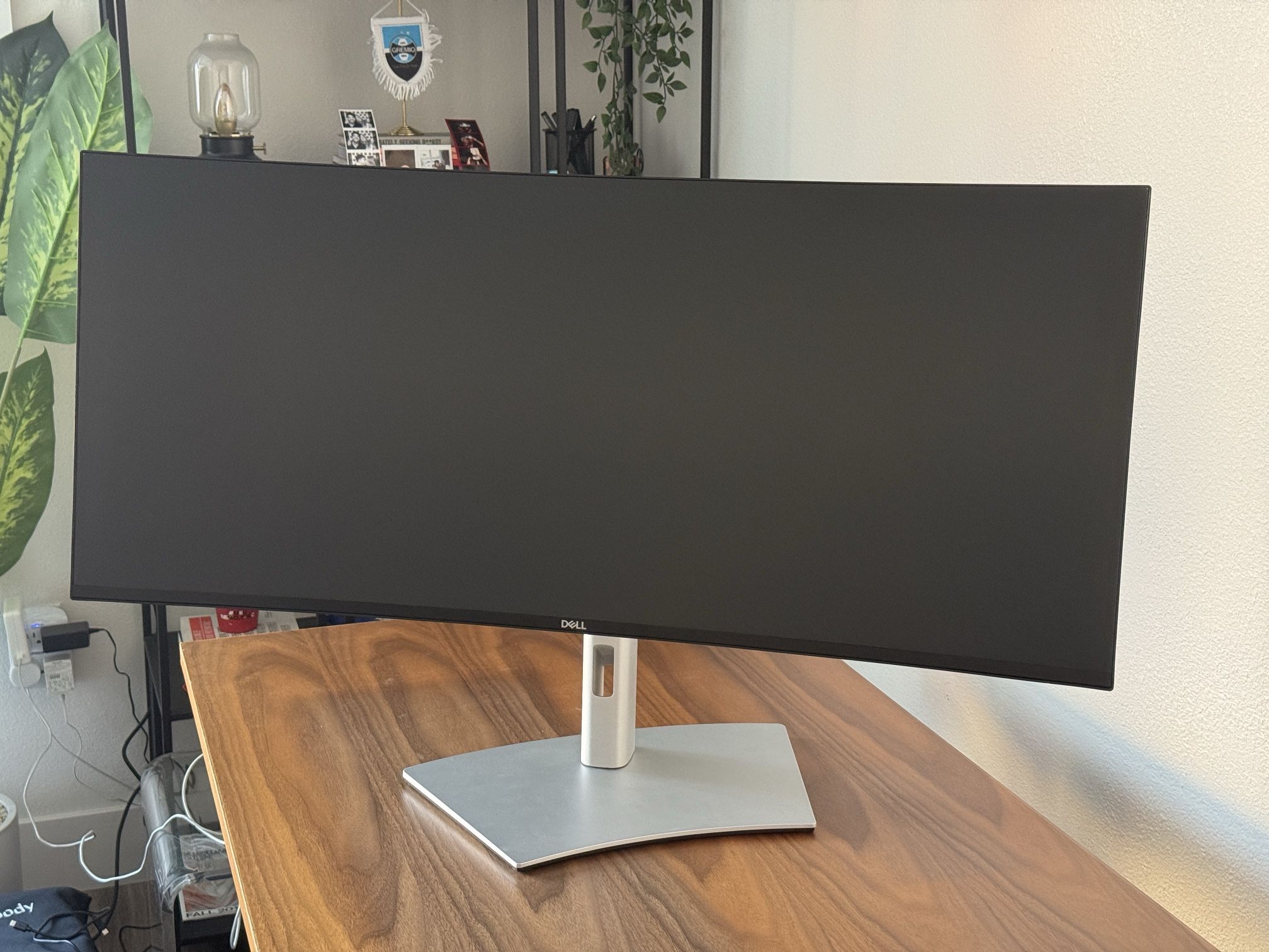 Dell 38” 4K UHD 1600p UltraSharp UltraWide U3821DW Curved USB-C Hub Monitor, Silver