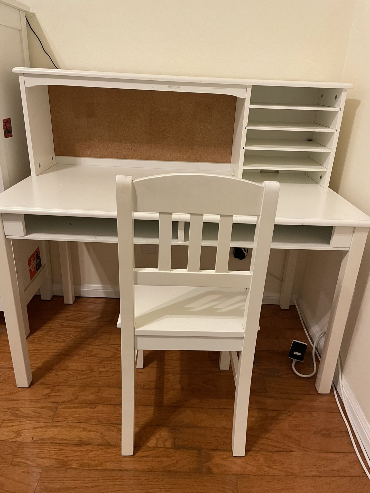 Kids Desk With Shelves And Chair