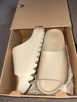 Adidas Yeezys Slide - Size 9