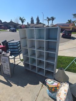 shelfs stand.