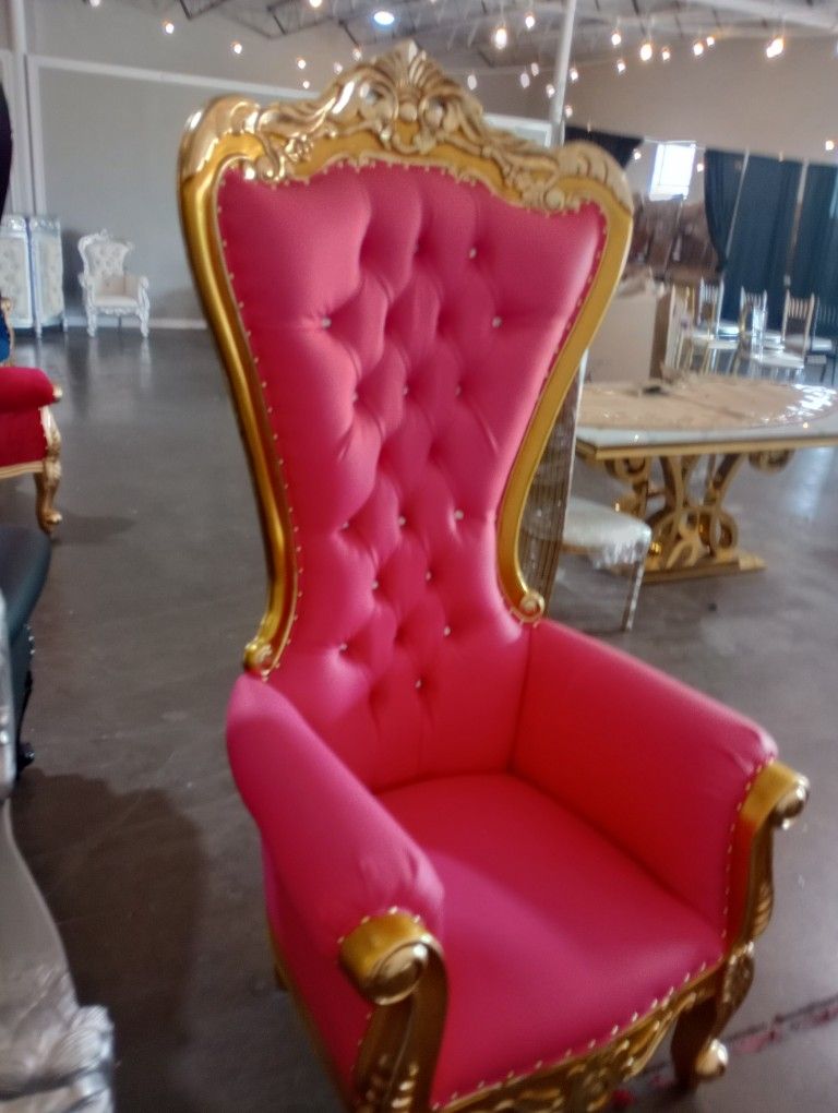 Throne Chairs Available ( Ask For Jose ) Se Habla Español
