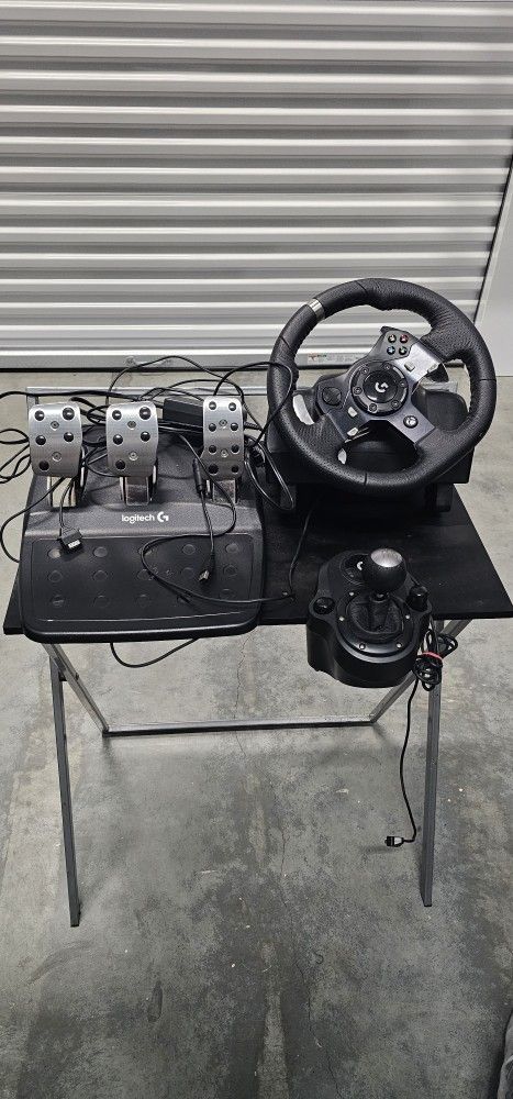 Logitech G920 Racing Wheel, Pedals and Shifter Bundle for Xbox X|S One & PC MAC