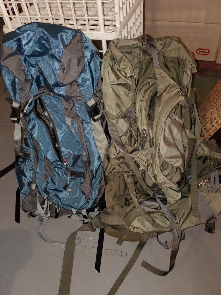 AREI Trail Backpack Model VENUS 75 And CRESTRAIL 70