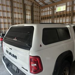 Leer Camper Shell 