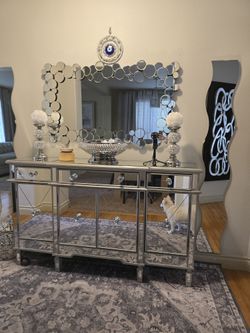 Mirrord Console Table and Mirror Set 