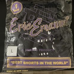 ERIC EMANUEL BASIC NY SKYLINE SHORTS (SIZE LARGE)