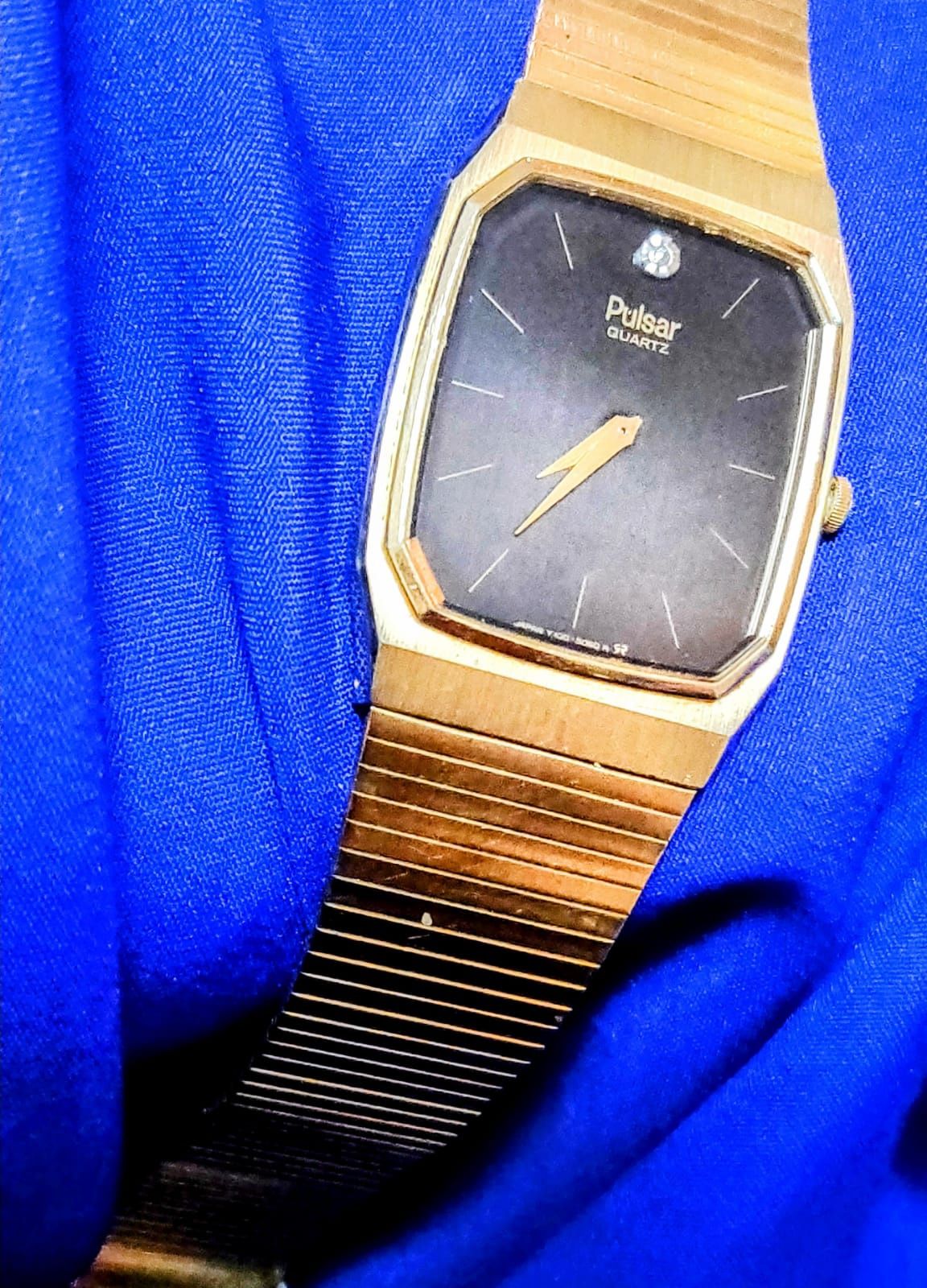 Pulsar by Seiko Minimalist Sleek Men's Vintage Watch