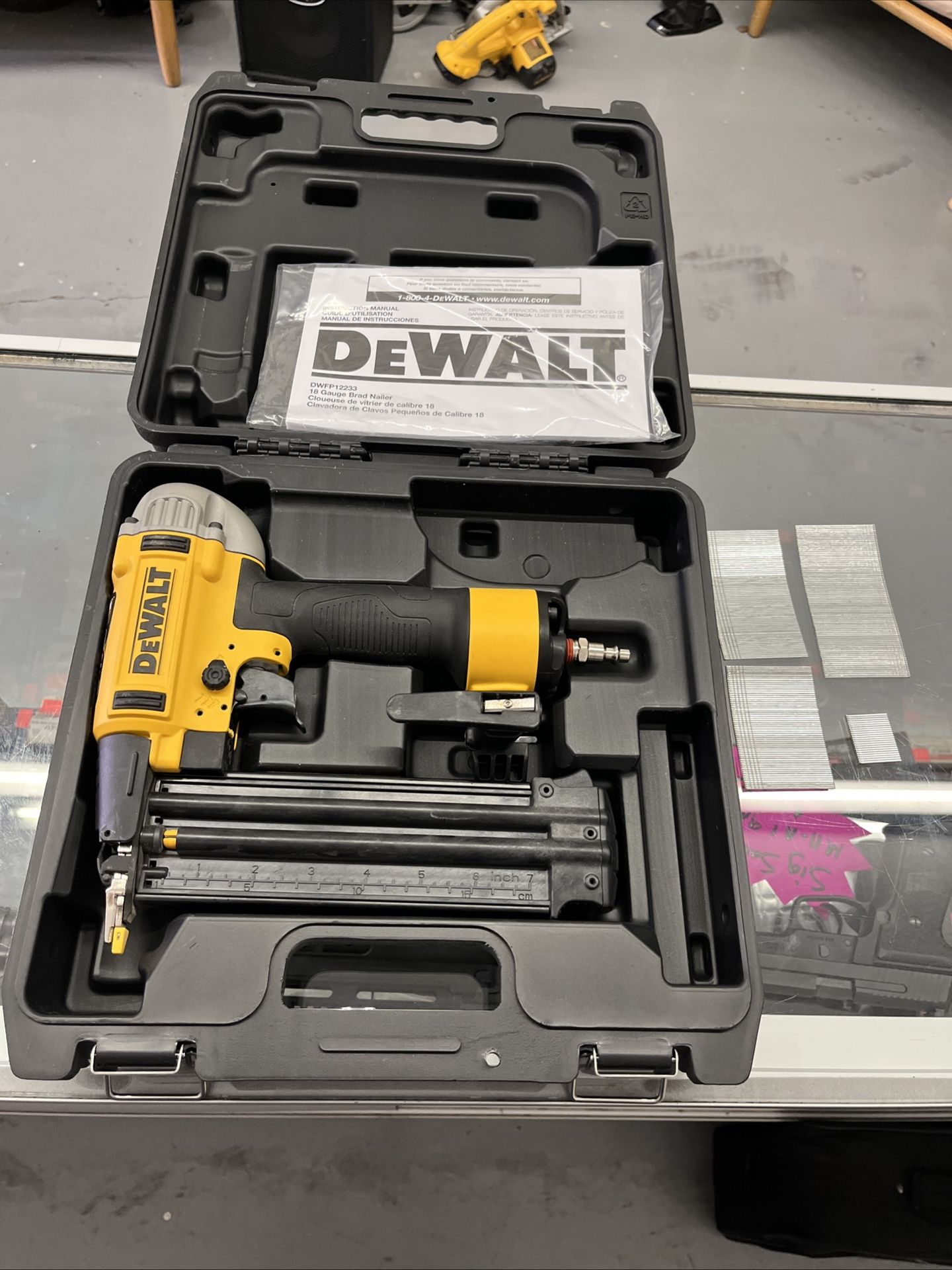 Dewalt DWFP12233 18 gauge brad nailer