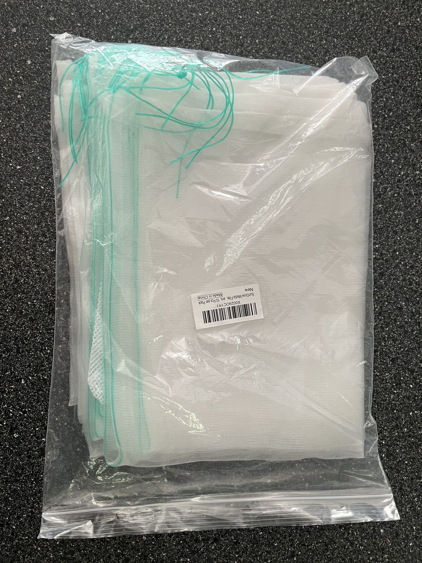 AQUANEAT 10pcs Aquarium Filter Media Bags, Fish Tank Coarse Mesh Bags with Plastic Zipper for Activated Carbon(5.5" x 8")