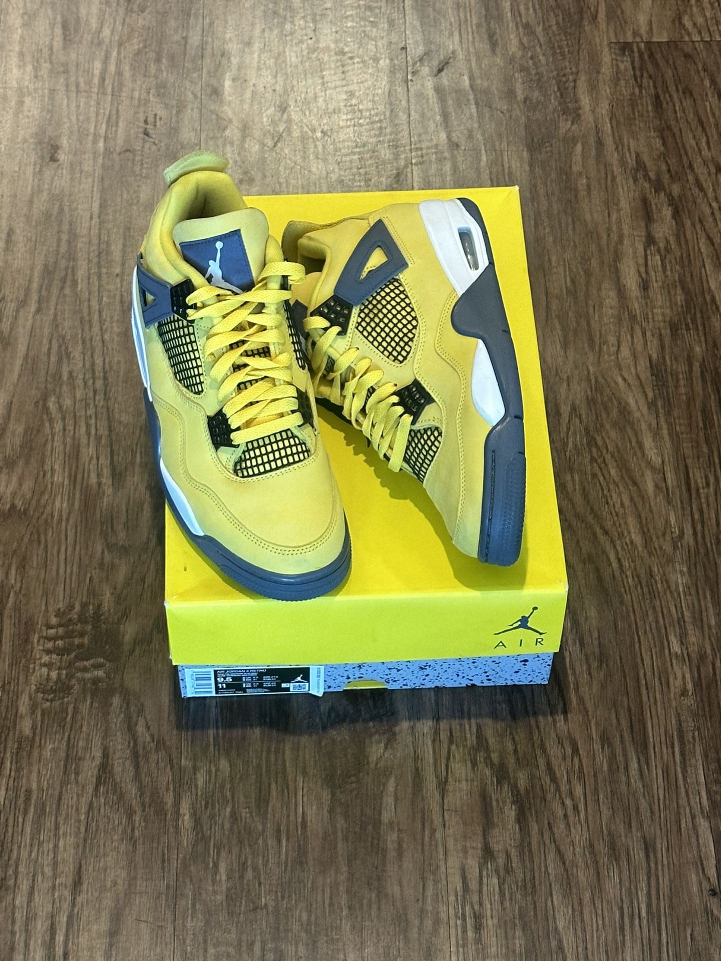 Jordan 4 Lightening Nike