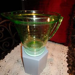 VASELINE GLASS MEASURING CUP