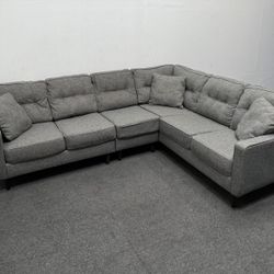 Mid-century modern Ashley Charcoal Gray L-Shaped 3-piece Sectional Couch. 108" x 88". We Deliver & set up.