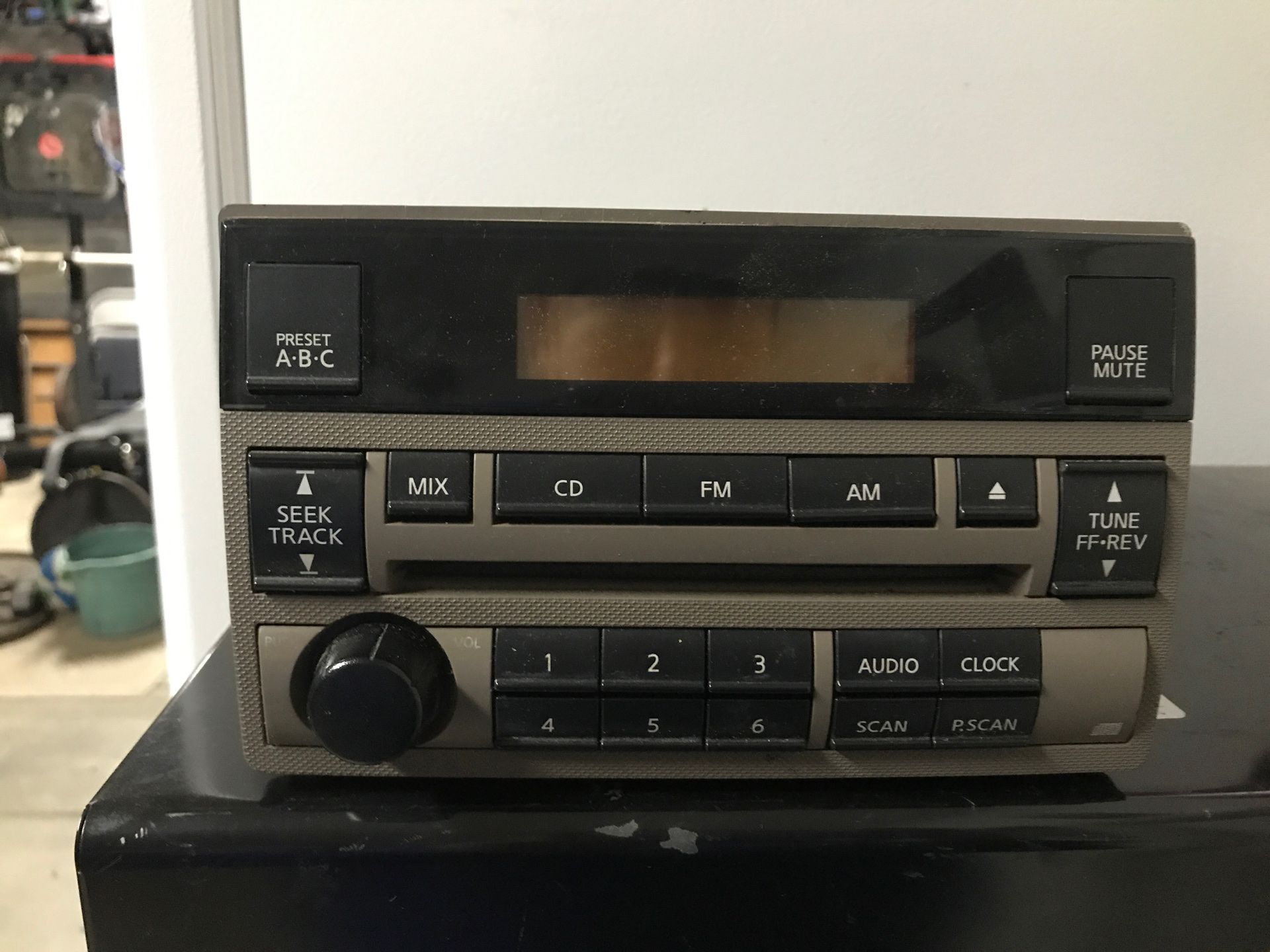 2006 Nissan Altima CD player