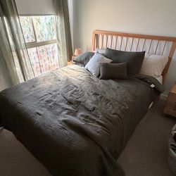 QUEEN Bed frame and mattress