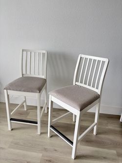 Set of 2 White Wood Counter Height Bar Stools