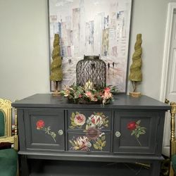 Very beautiful gorgeous Cabinet solid wood