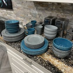 Sorrento, Signature Stoneware