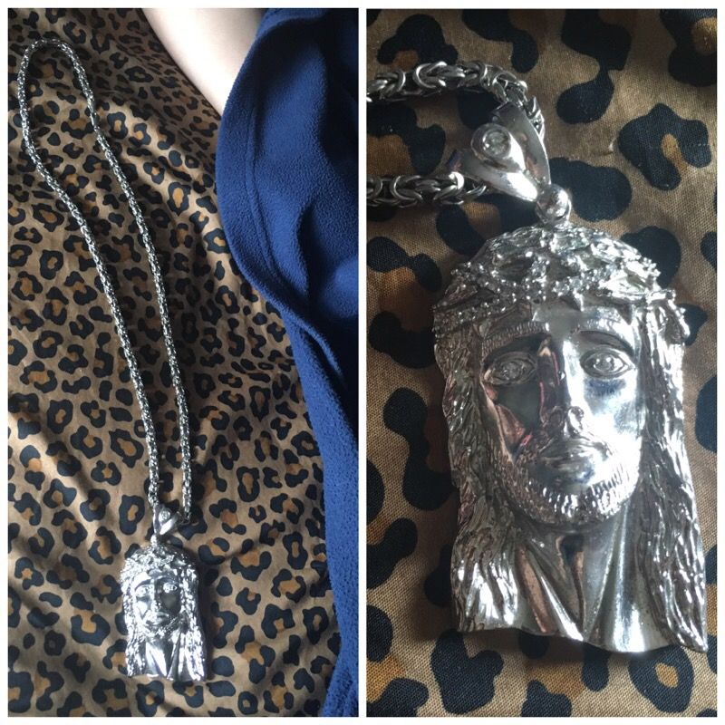 Silver chain an necklace