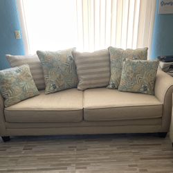 Couch& Loveseat (need Gone  ASAP ) Getting New Couches 
