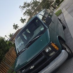 2001 Chevrolet Express